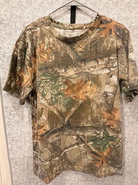 Realtree Short-Sleeve Woodland Camo Tee in Green, Brown and Tan